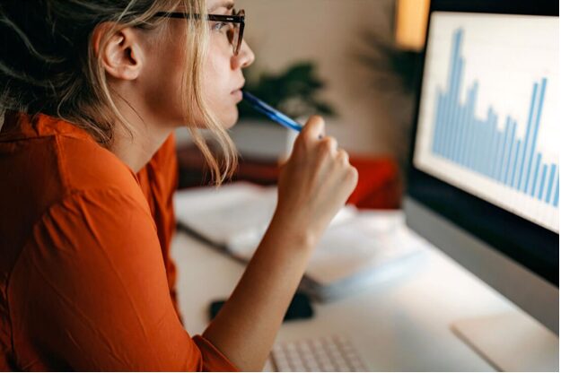 how-staff-productivity-software-helps-you-track-kpis-in-real-time?